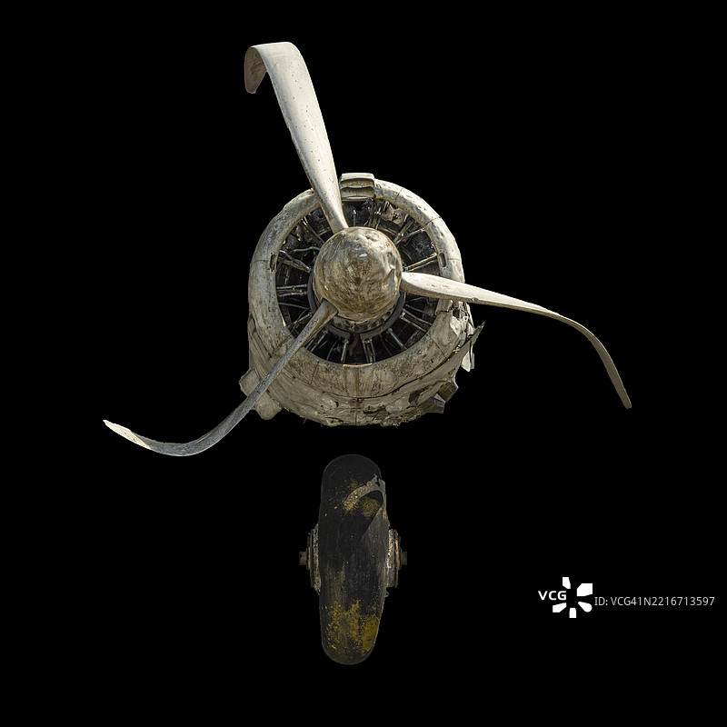 老式飞机螺旋桨孤立在黑色背景上图片素材