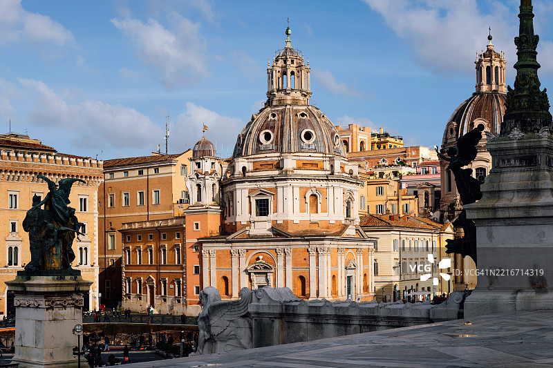 意大利罗马 - 2022年9月12日 圣玛丽亚·迪·洛雷托教堂 雄伟壮观图片素材