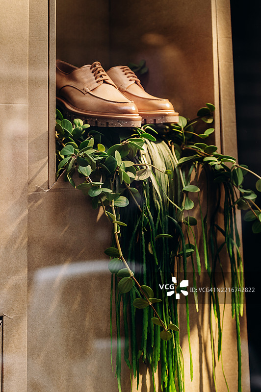 意大利米兰 - 2021年11月13日 男士时尚服装的外观图片素材