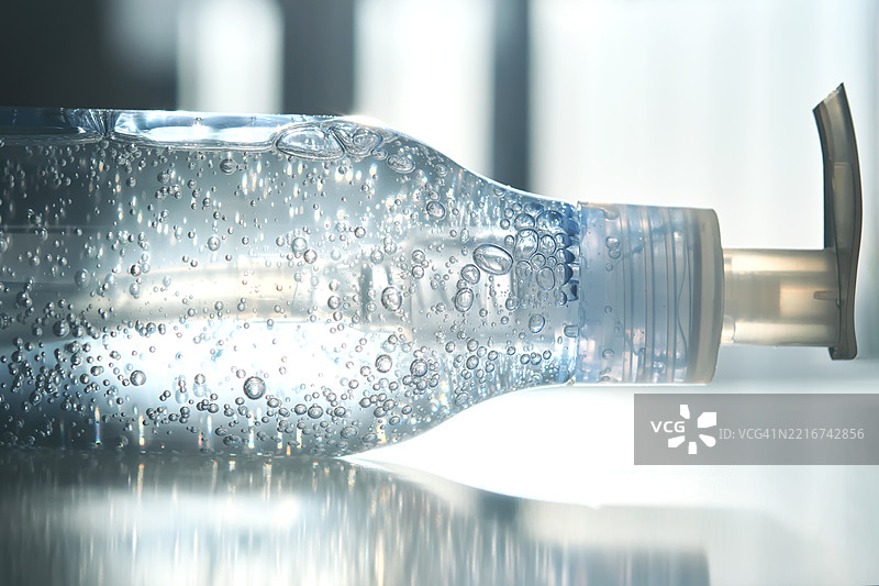 阳光下的微米胶管图片素材