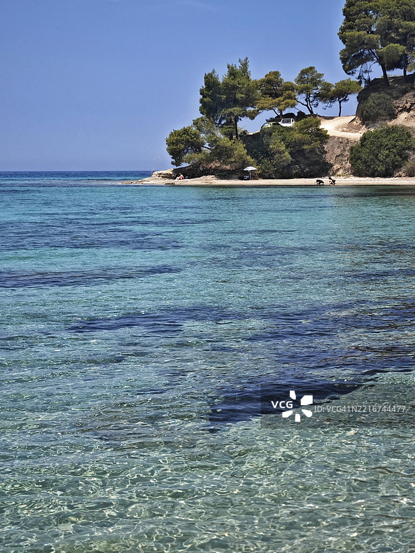 清澈天空下的海景图片素材