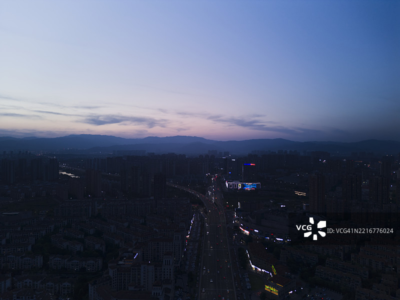 日落郊区的光辉图片素材