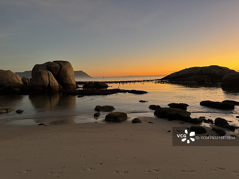 开普半岛西蒙镇附近的风车海滩日落图片素材