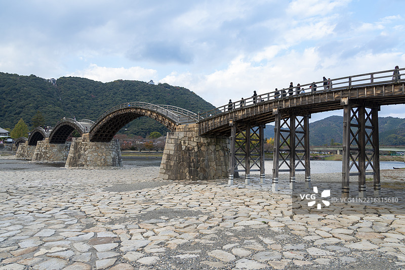 日本山口县岩国市的锦带桥横跨西岐河图片素材
