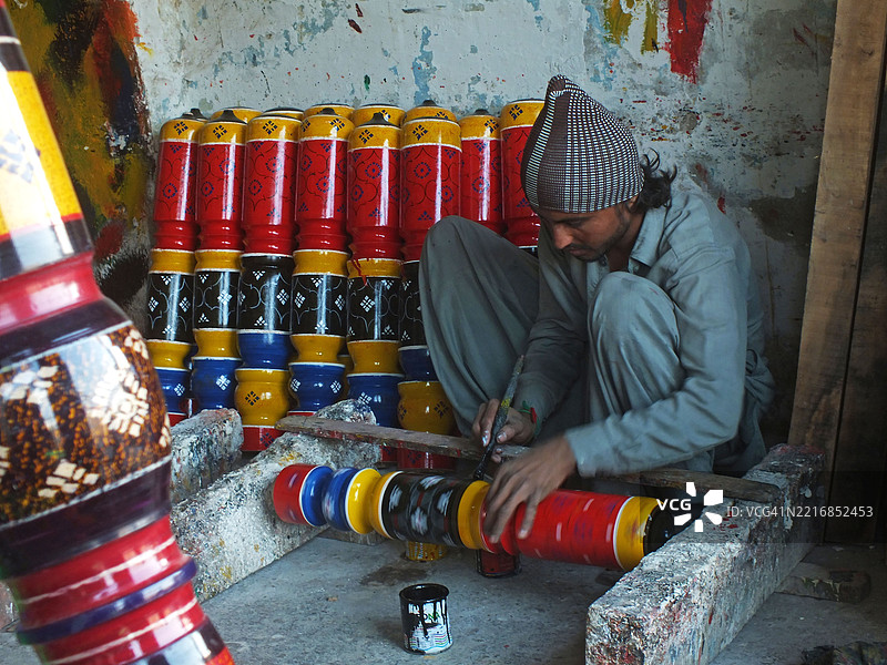 JHANDI（多彩家具）经历不同的生产过程图片素材