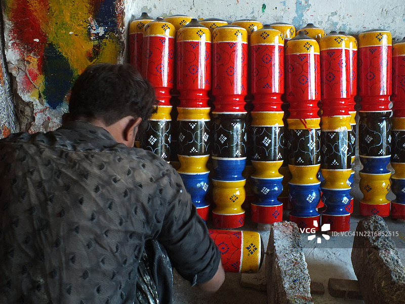 JHANDI（多彩家具）经历不同的生产过程图片素材