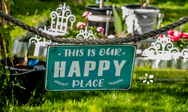 快乐的小事，何不贴上一张海报作为提醒呢图片素材