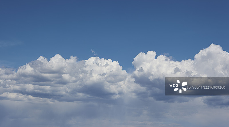 蓝天白云图片素材