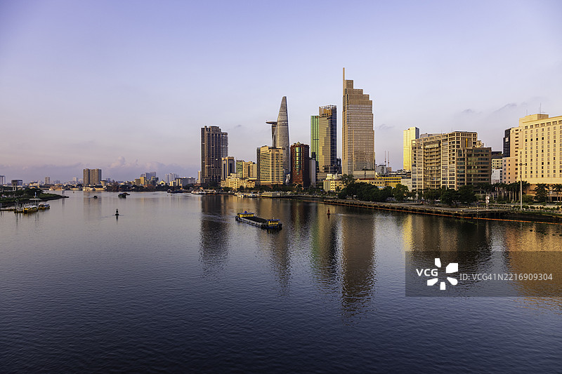 胡志明市的海滨黎明时分图片素材