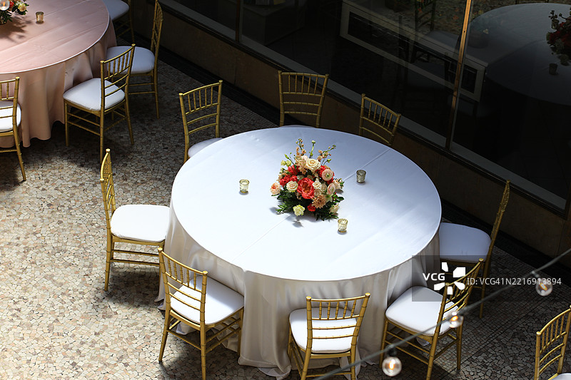 为正式活动装饰的桌子图片素材