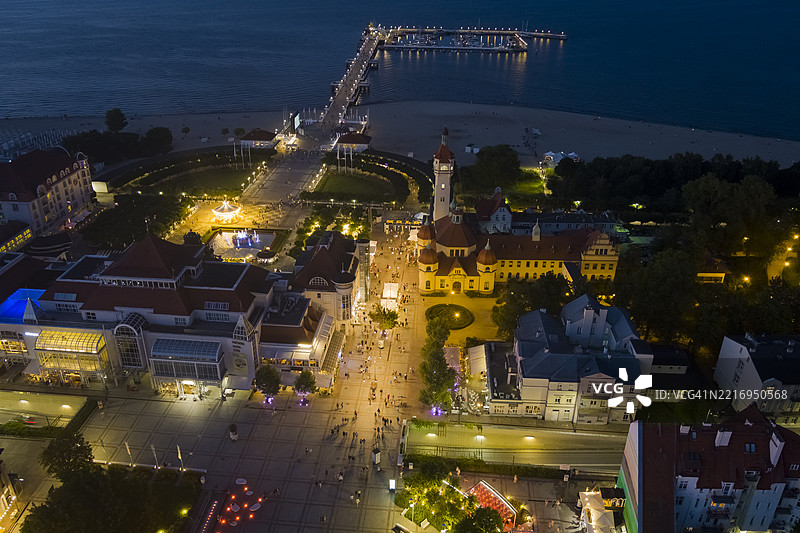 波兰的假期 - 波罗的海沿岸索波特疗养胜地的夜景图片素材