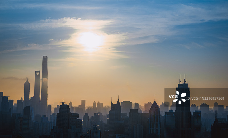 上海日落时分的天际线图片素材