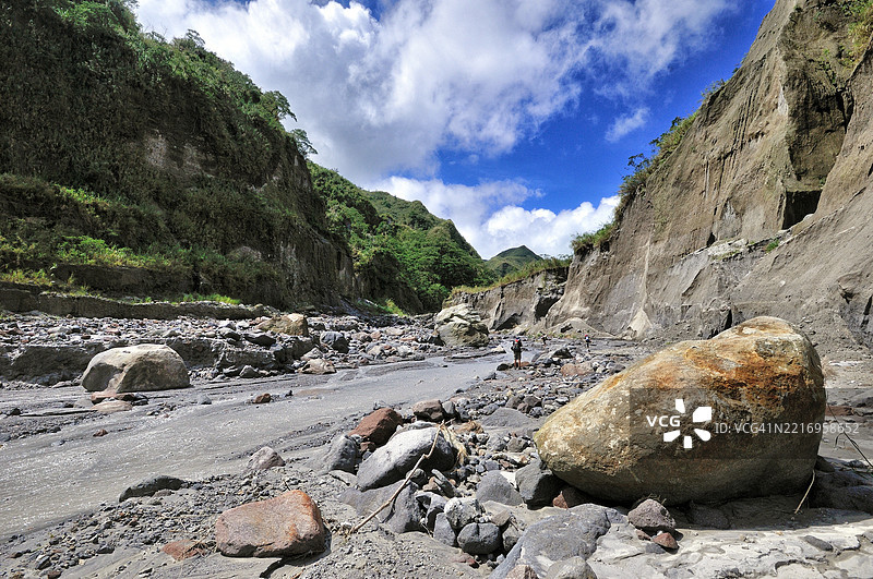 拉哈尔、巨石和碎石 - 皮纳图博山探险徒步旅行图片素材