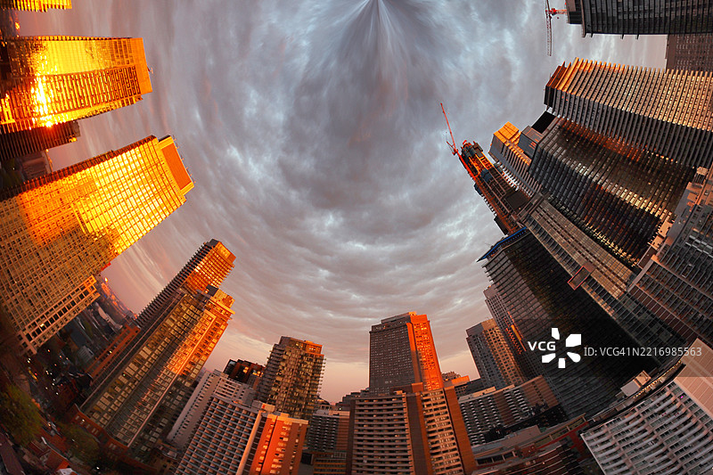 跨维城市门户中的日出魔法图片素材