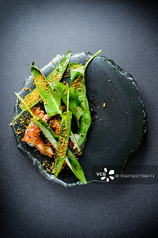 烤章鱼配水 spinach图片素材