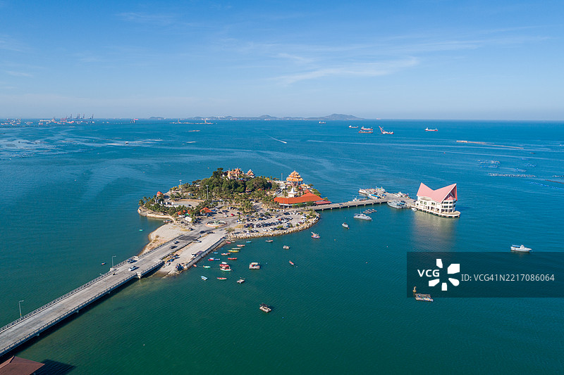 日出时分的春武里洛伊岛鸟瞰图图片素材