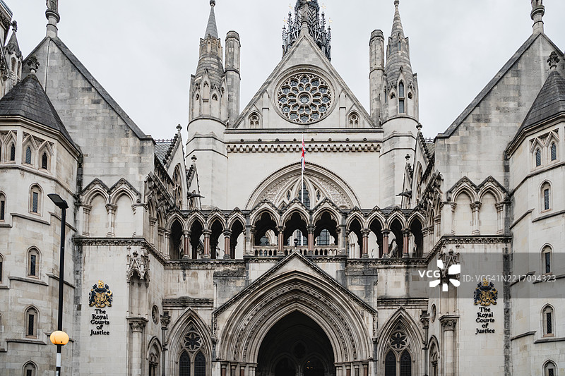 伦敦英格兰的皇家法庭外观图片素材