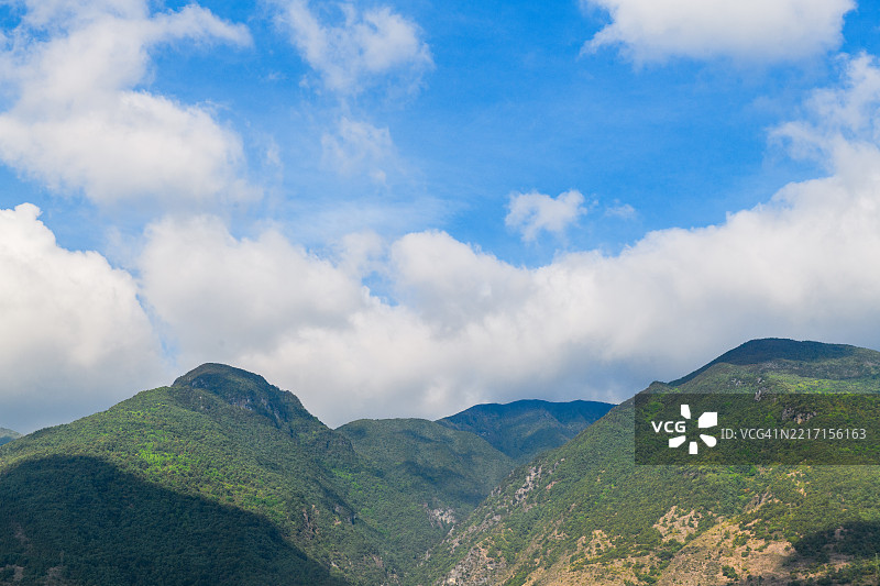 山峰的自然风光图片素材