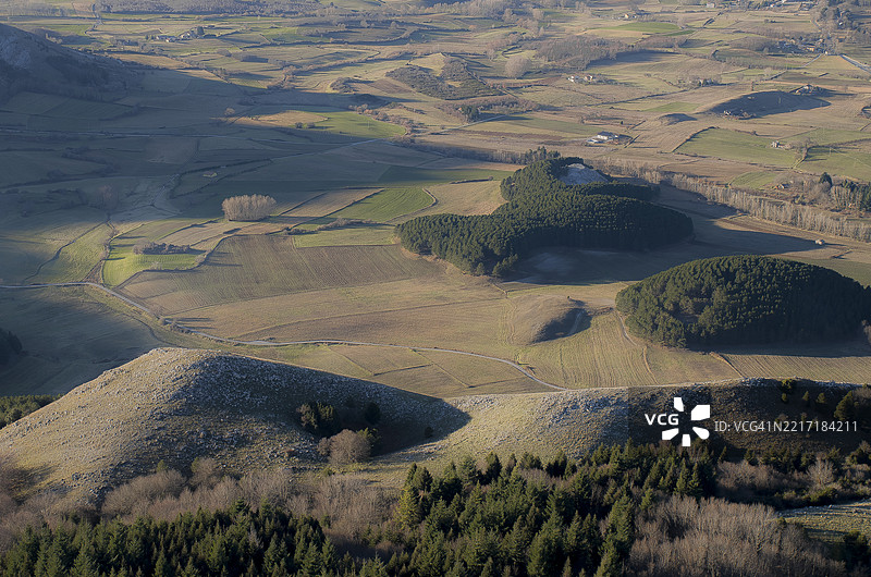 高角度视图的树木景观，莫拉诺·卡拉布罗，卡拉布里亚，意大利图片素材