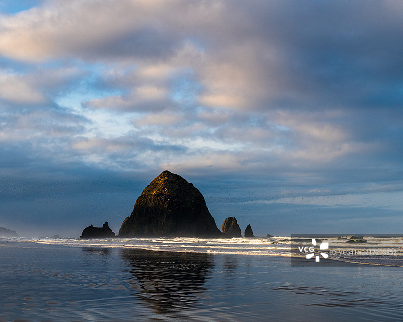 俄勒冈州太平洋城的风景如画的炮台海滩， 美国图片素材