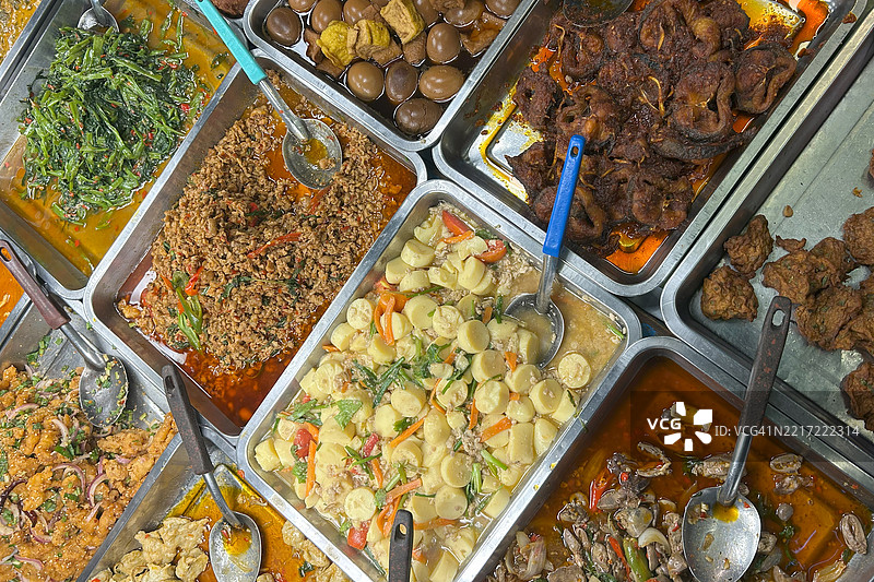 泰国街头咖喱混合食品在餐厅里图片素材