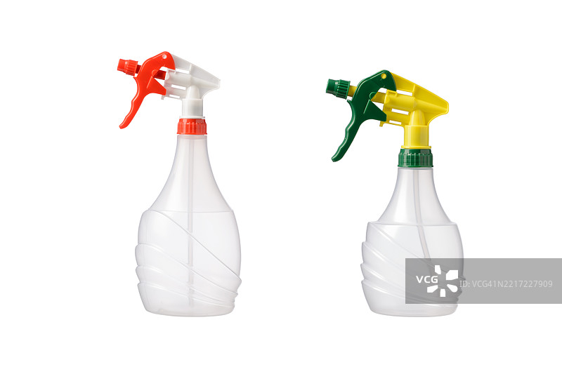 白色背景上的塑料喷雾瓶图片素材