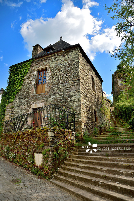罗什福尔昂特尔，古老的石屋，古老的楼梯，杜夫小路。图片素材