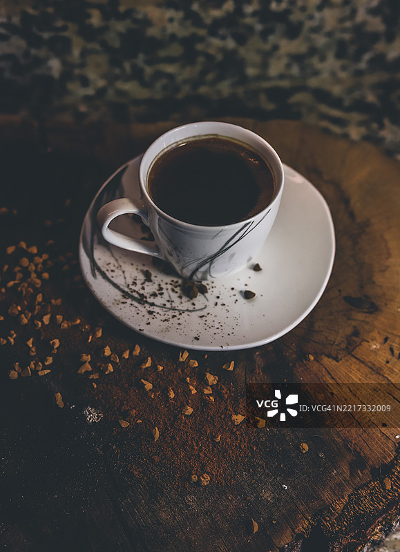 土耳其阿达纳桌上的咖啡杯特写图片素材