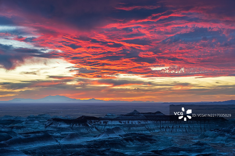日落时分，海洋与天空的美丽景色，亚利桑那州温斯洛，美国图片素材