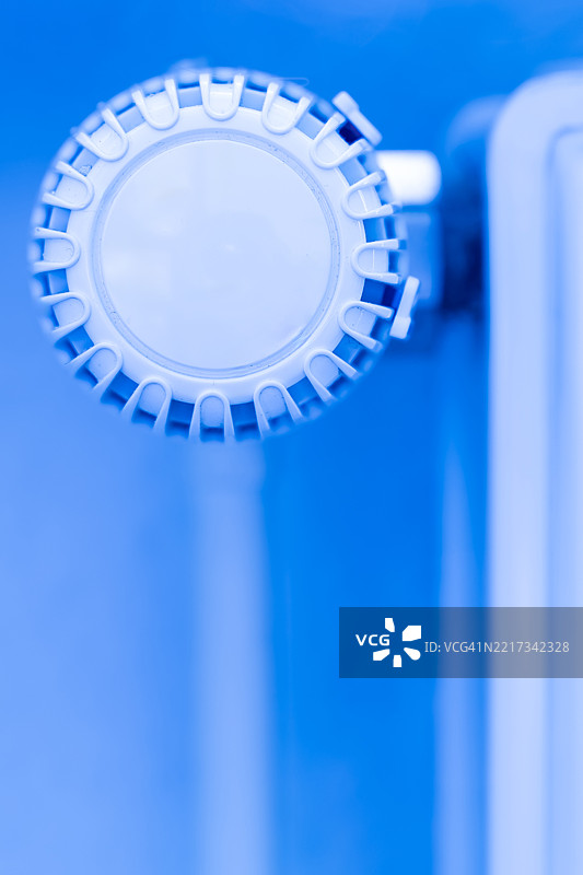 蓝色调的加热空白白色温控器图像图片素材