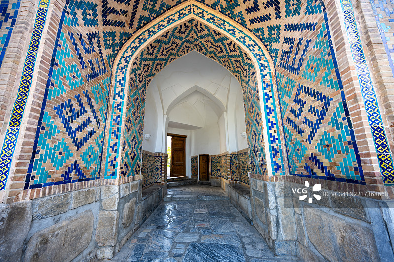 萨马尔罕的提利亚-科里神学院的拱形通道图片素材