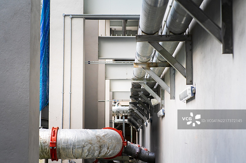 水管工程，铁管中的灌溉运输系统图片素材