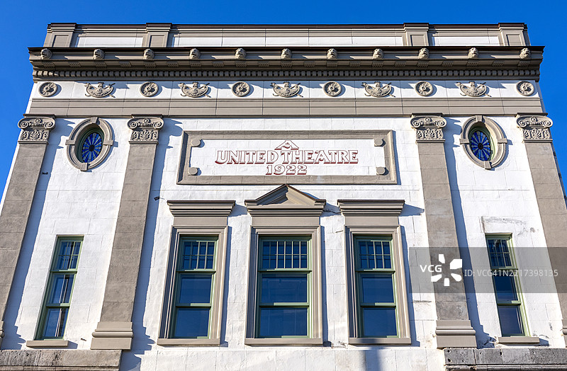 蒙特利尔圣于贝尔广场的剧院广场，魁北克，加拿大图片素材