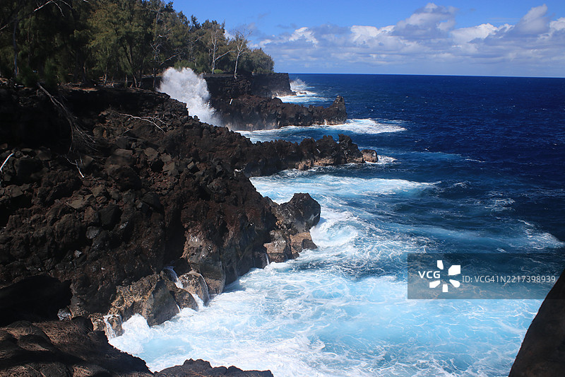 粗犷的普纳熔岩海岸图片素材