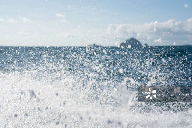 船只撞击的波浪图片素材