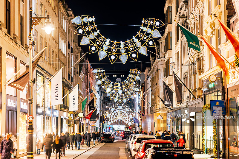 伦敦邦德街的奢侈品商店圣诞购物图片素材