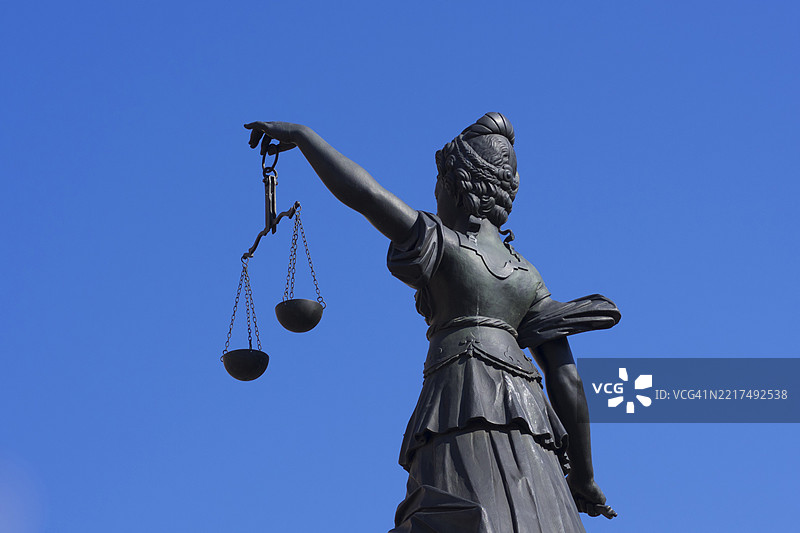 德国，黑森州，法兰克福，罗梅尔广场上的正义女神，德国联邦共和国，欧洲图片素材