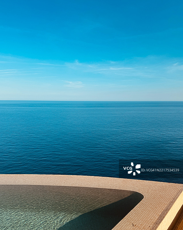 泳池和海景图片素材