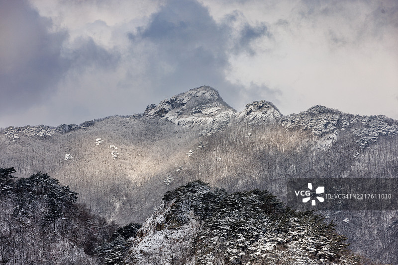 内藏山雪景图片素材