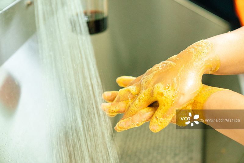 医院手术室手部消毒感染医院图片素材