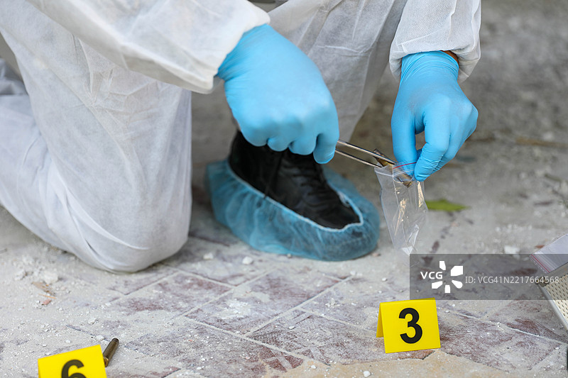 事故现场的首席法医检查员图片素材