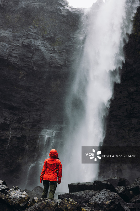 受到大自然力量的震撼图片素材