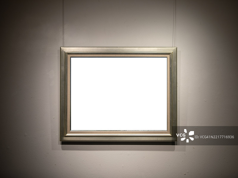 墙上的空相框图片素材