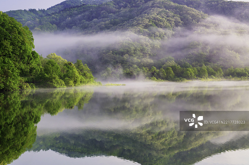 乌兰大湖秋元的晨景图片素材