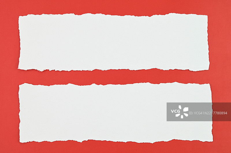 白色撕裂的纸张图片素材