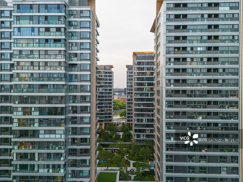 现代高层住宅建筑的鸟瞰图图片素材