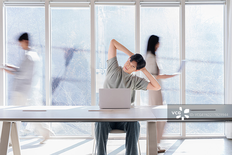 商业，商务休闲，办公室，IT专业人士，团队合作图片素材