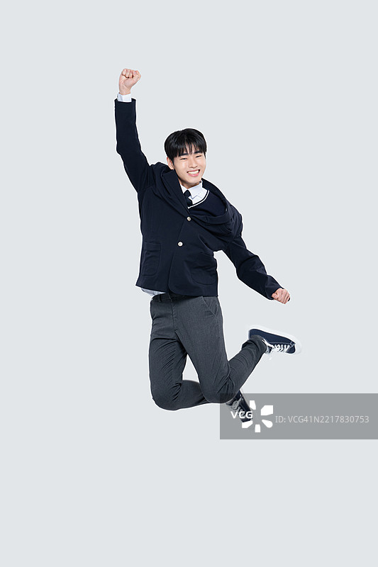 教育，考试者，大学学力考试，成人学生，青少年，全身，跳跃，欢呼，支持者图片素材