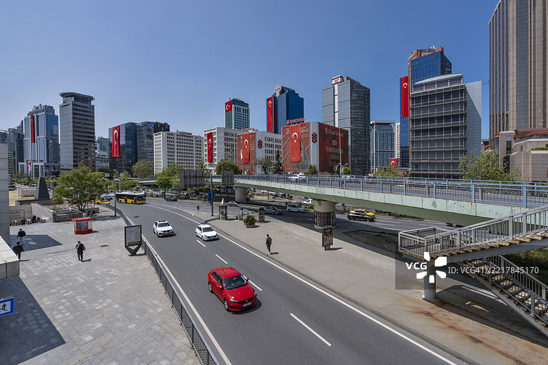 土耳其伊斯坦布尔萨里耶尔区马斯拉克的生动场景图片素材