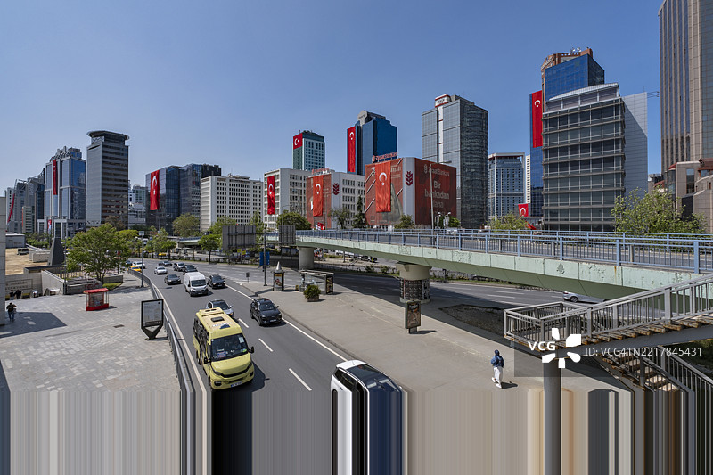 土耳其伊斯坦布尔萨里耶尔区马斯拉克的生动场景图片素材